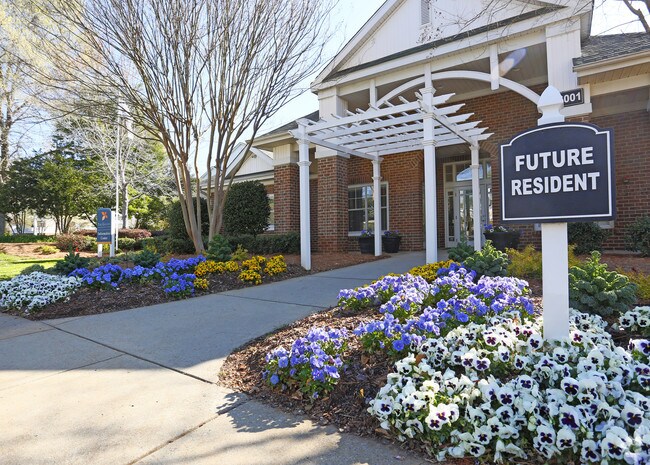 The Grayson - The Grayson Apartment Homes