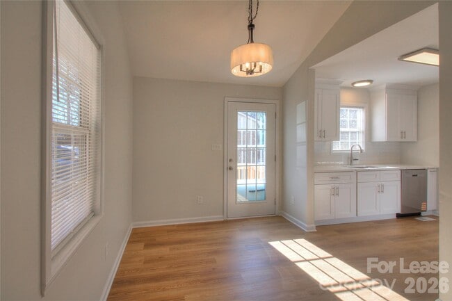 Photo - 608 Anne Ave