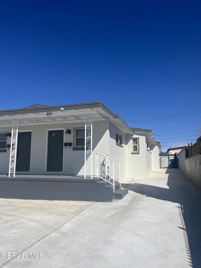 Photo - 4317 Yandell Dr