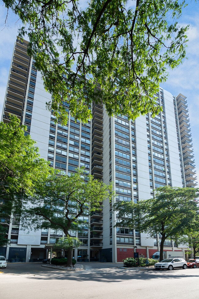 Photo - 1360 N Sandburg Terrace Condo Unit 2103