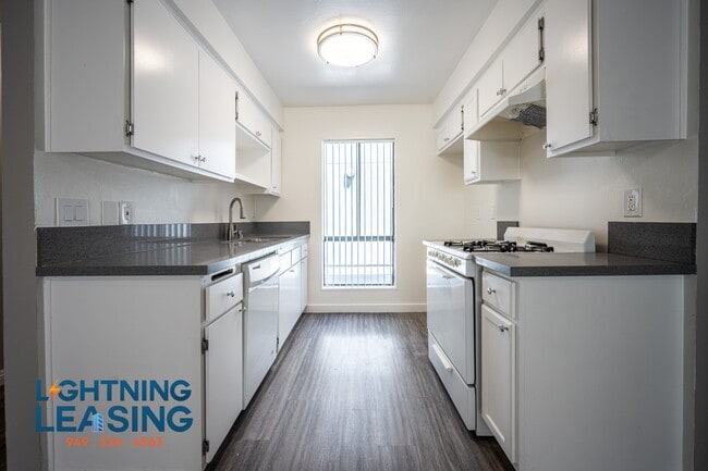 Photo - 14201 Victory Blvd Condo Unit 114D