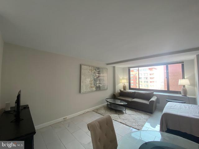 Building Photo - 1011 Arlington Blvd Unit 812