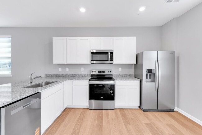 Photo - Stunning NEW Townhouse in Heritage Trace!