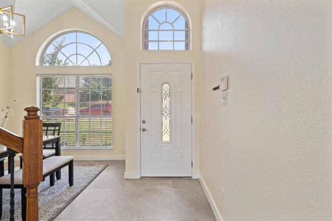 Photo - 1339 Barclay Dr