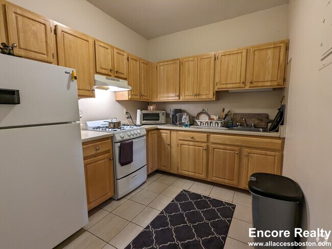 Building Photo - 22 Brighton Ave Unit 21-3 Rental