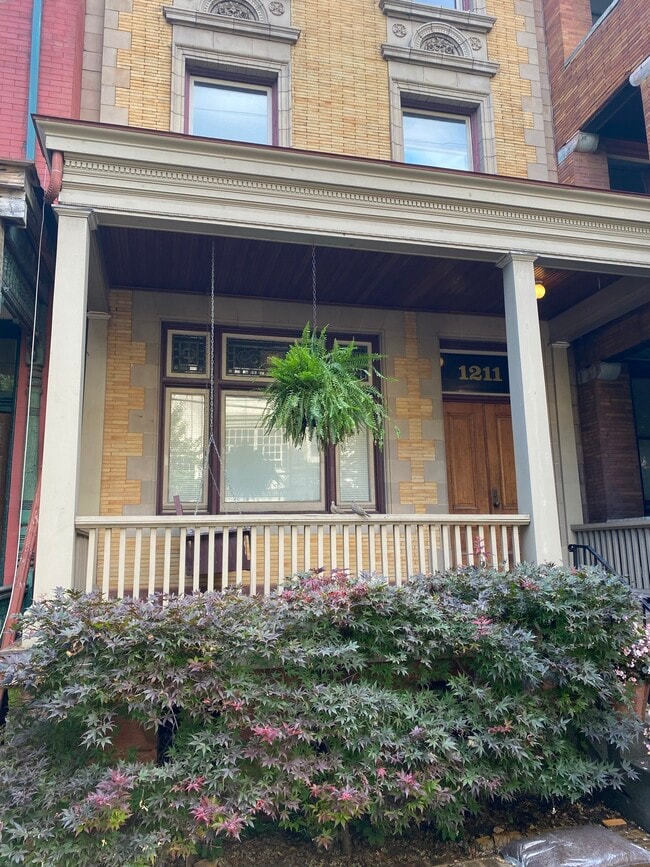 Front of apartment building - 1211 Buena Vista St Apartments Unit #4