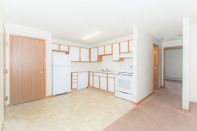 Photo - Fox Valley Meadows Apartments