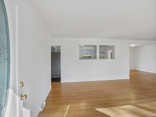 Photo - 488 Sport Hill Rd