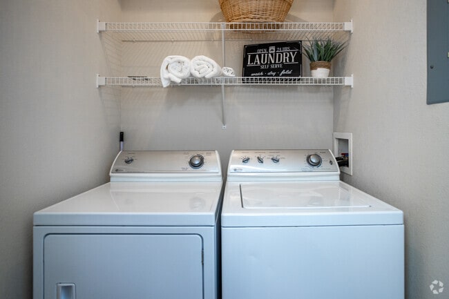 2HAB, 2BA - 1.183SF - Legacy Pointe