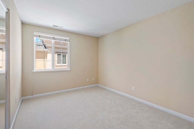Photo - STYLISH, EXCELLENTLY LOCATED HOME CORNER UNIT | EASY ACCESS