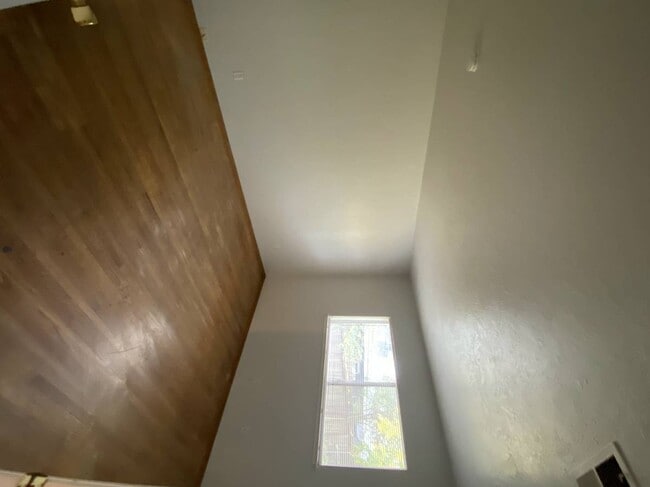 Photo - 9680 Eisenbeisz St