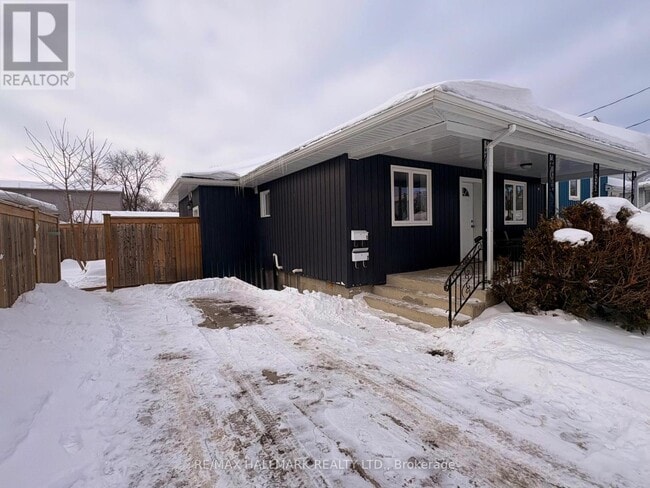 Photo - 72 Churchill St