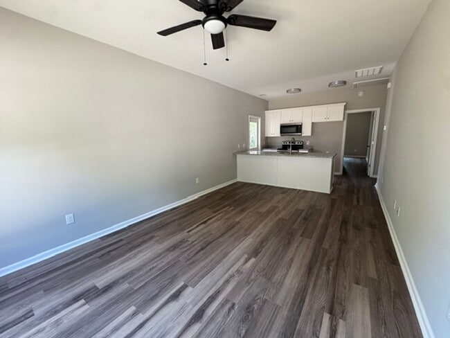 228 E Render St