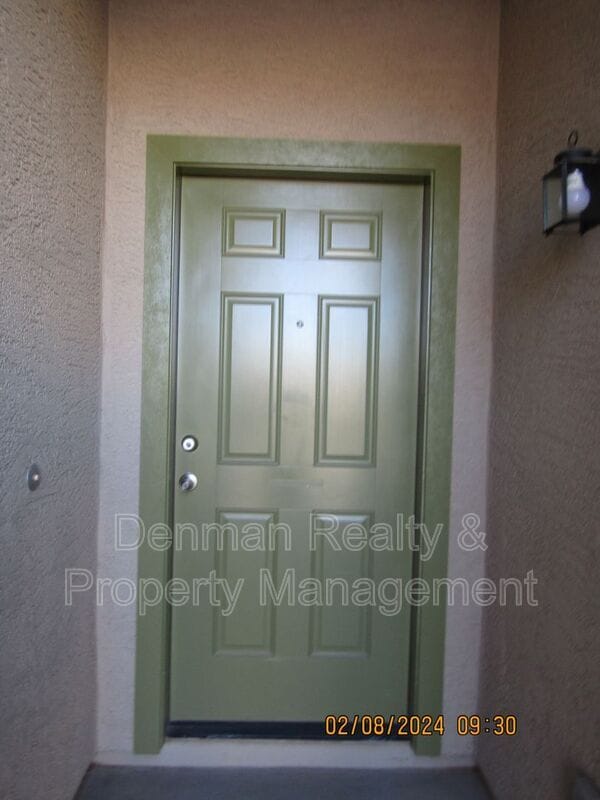 Photo - 225 W Tropical Dr