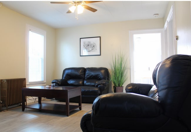 Building Photo - 52 Broome St