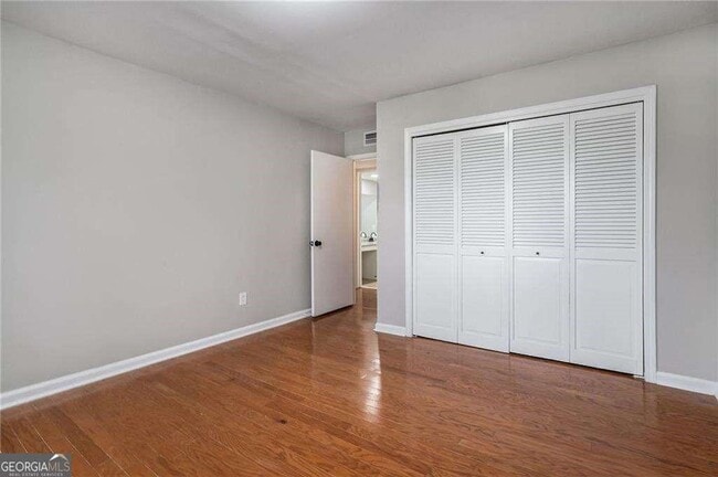 Photo - 122 Maison Pl NW