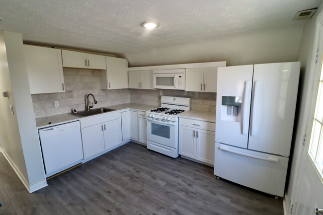 Photo - 319 N Huntington St Apartment Unit Upper
