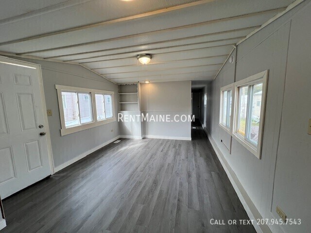 Photo - 681 Main Rd N