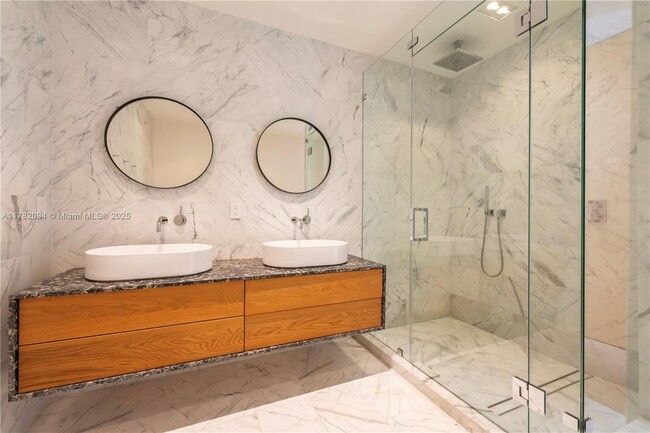 Photo - 100 South Pointe Dr Condo Unit 1802