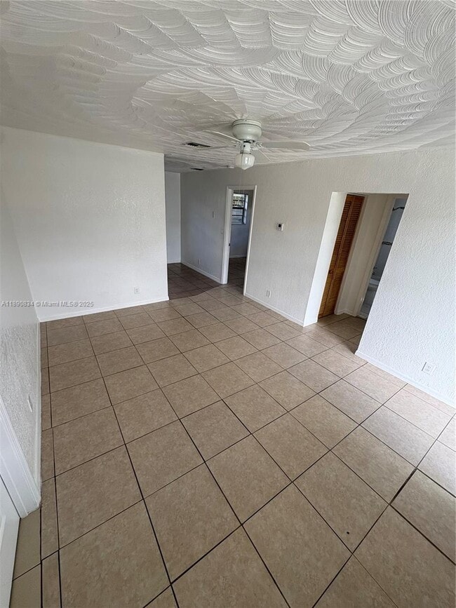 Photo - 4120 SW 19th St Unit 1