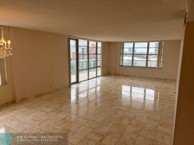 Photo - 230 174th St Unit 814