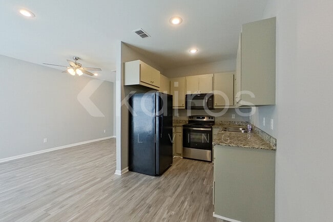 Photo - 10005 W 20th St