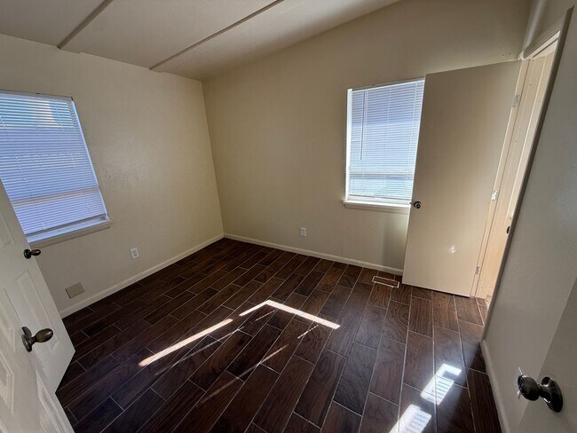 Photo - 4 bed , 1.5 bath , inside laundry, fenced yard, ceramic flooring throughout!