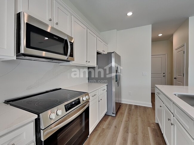 Photo - 5702 Oesterle Rd