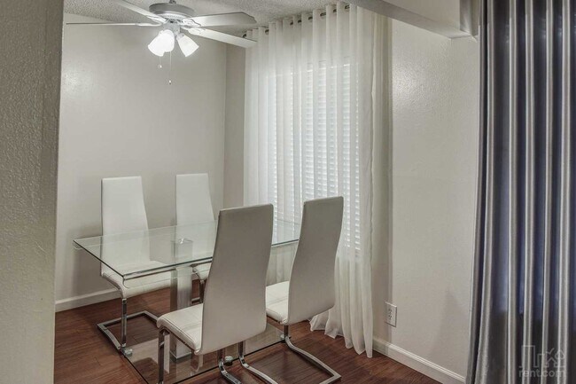 Photo - Creekside Apartments