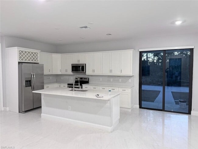 Building Photo - 912 Ossie Ave