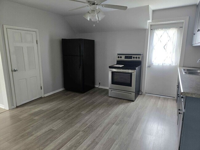 Photo - 2042 Crescent Ave Unit 2