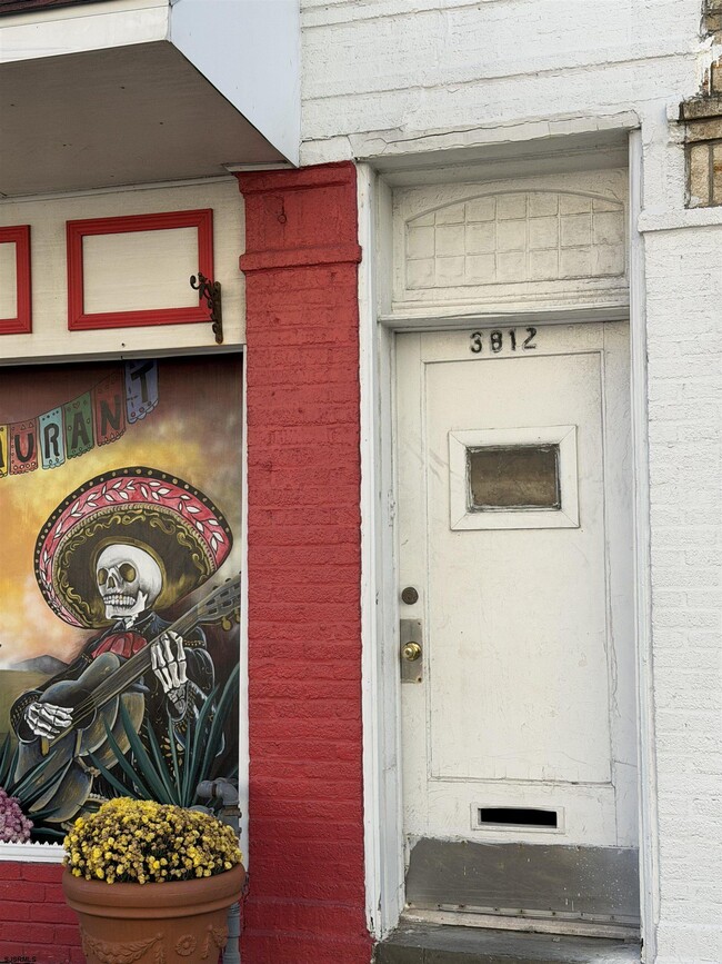 Building Photo - 3812 Ventnor Ave Unit 3