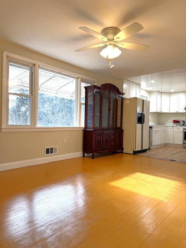 Photo - 9942 Frederick Rd