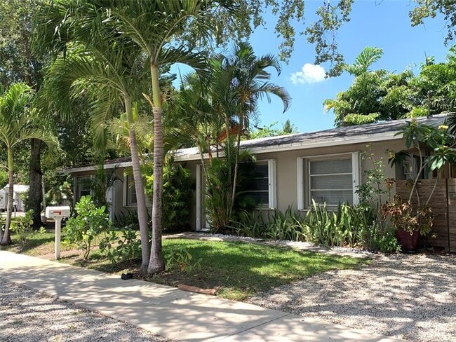 Building Photo - 801 SW 10th St Unit 1