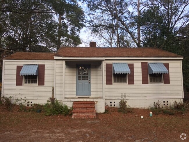 Building Photo - 2 bedroom 1 bath close to VSU and downtown Rental