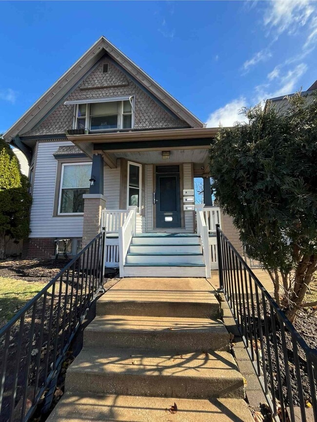 Building Photo - 2762 N Oakland Ave Unit B