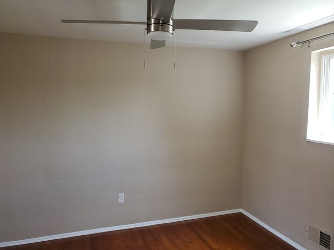 Photo - 251 Sebring Ave