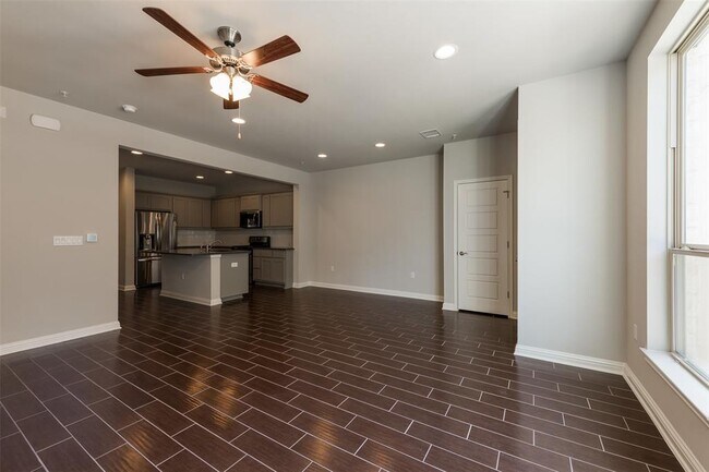 13800 Lyndhurst St Unidad 153
