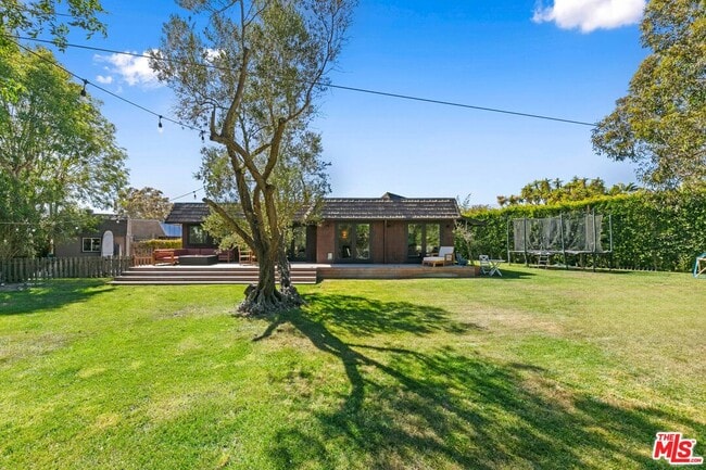 Photo - 7038 Dume Dr