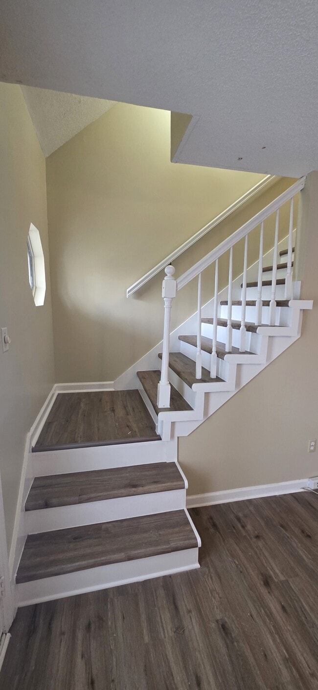 Photo - 2902 Meadowhill Dr