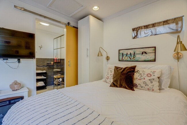 Photo - 1219 S Corona St Unit Carriage House