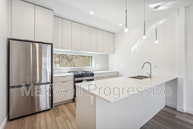 Photo - 9121-9165 65 Ave NW