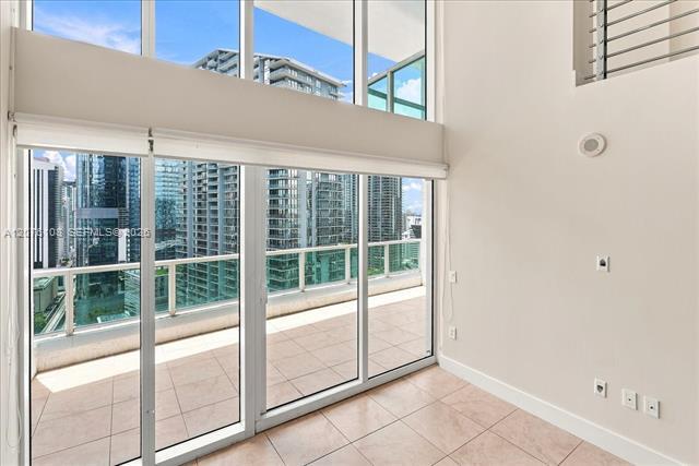 Building Photo - 41 SE 5th St Unit 1908-ML A12076108