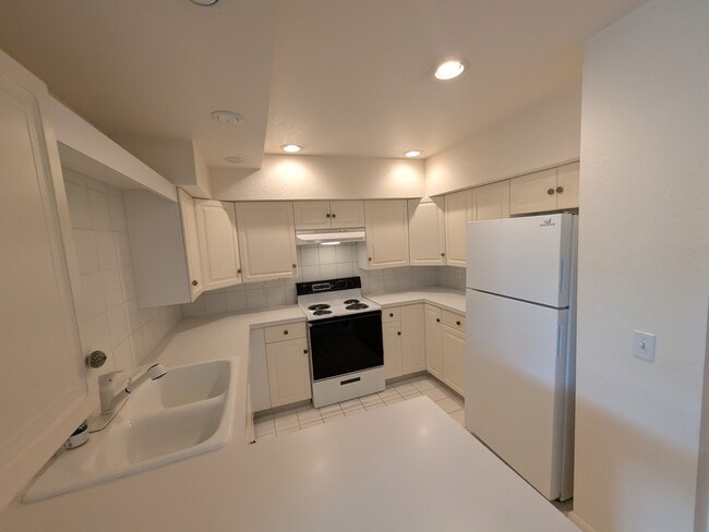 Photo - 1000 Fountain Terrace Dr