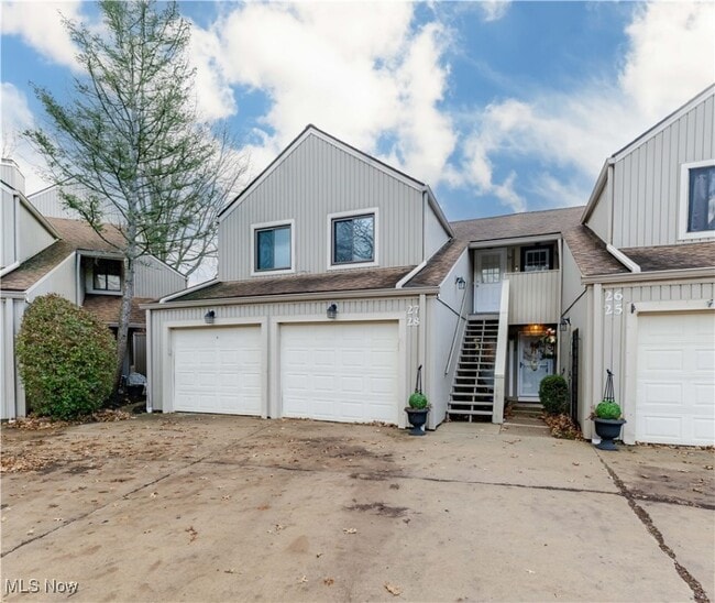 Building Photo - 27 Landings Way