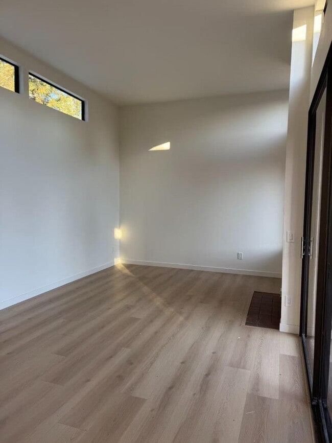 Photo - 928 Wright Ave