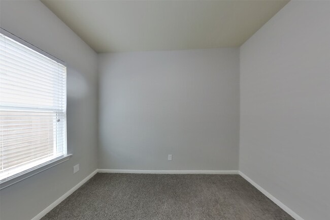 Photo - 2122 Hackberry Bank Ln