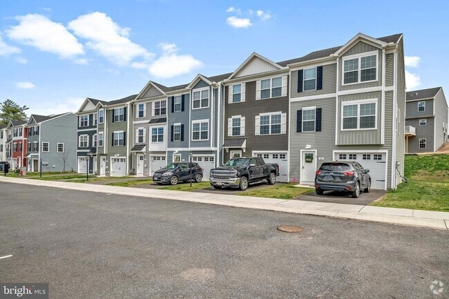 Building Photo - 495 S Spring Garden St Rental