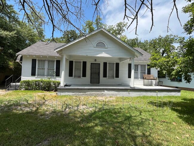 Building Photo - 2509 Schaul St