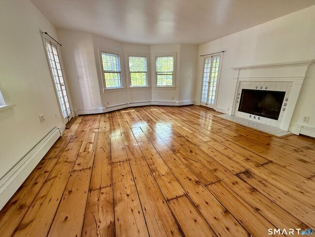 Photo - 154 Silvermine Ave